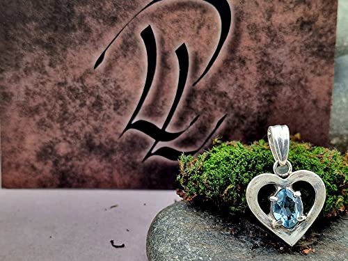 LeoLars-PABE Herz Design Anhänger mit Blautopas Navette aus 925er Silber, eismattiert, Unikat, Handarbeit