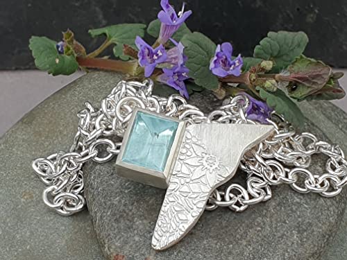 LeoLars-PABE Aquamarin Design Anhänger mit massiver Kette aus 925er Silber in Wunschlänge, Flügel, teilstrukturiert, Unikat, Handarbeit