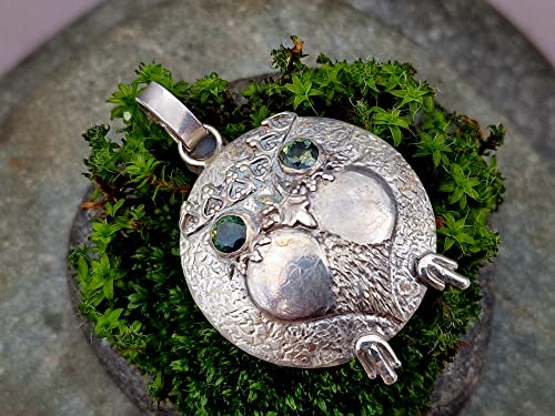 LeoLars-PABE Eule Anhänger mit Partie Saphiren als Augen, aus 925er Silber, Eulen Anhänger, Unikat, Handarbeit