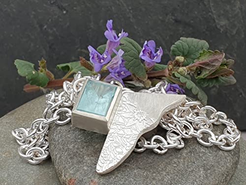 LeoLars-PABE Aquamarin Design Anhänger mit massiver Kette aus 925er Silber in Wunschlänge, Flügel, teilstrukturiert, Unikat, Handarbeit