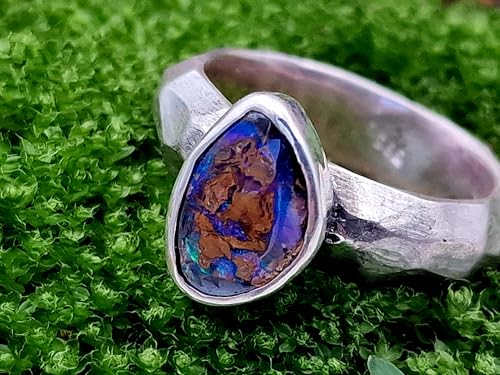LeoLars-PABE Boulder Opal Design Ring, Gr. 61, aus 925er Silber, grob geschliffen, seidenmatt, Opal mit grün-blauen Opaladern, Unikat, Handarbeit