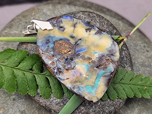 LeoLars-PABE Boulder Opal Anhänger mit Frontbohrung und 925er Silberschlaufe, Opal 46.7 x 35.4 x 8.5mm, partielles Opalfeuer, Unikat, Handgeschliffen