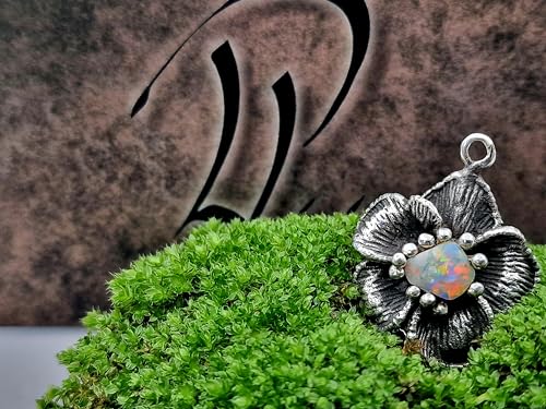 LeoLars-PABE Weißer Opal Design Blüten Anhänger aus 925er Silber, teilgeschwärzt, Opal mit Multicolor Opalfeuer, Unikat, Handarbeit