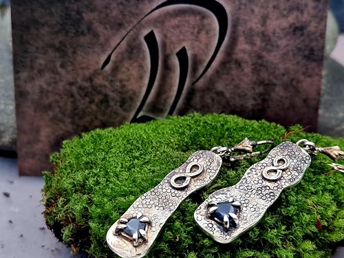 Saphir Ohrhänger mit Unendlichkeitssymbol aus 925er Silber, teilgeschwärzt, mystisch, magisch, mit Brisuren, Unikat, Handarbeit