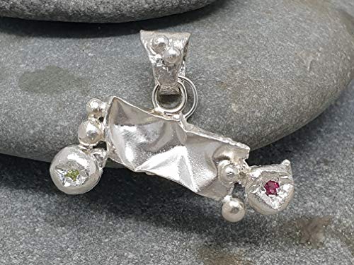 LeoLars-PABE Design Anhänger aus 925er Silber Balance mit Peridot und Rubin, Unikat, Handarbeit