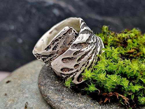 LeoLars-PABE 925er Silber Design Ring, Gr.60, Stil der Oberfläche Konifere, teilgeschwärzt, überlappende Ringschiene, Unikat, Handarbeit