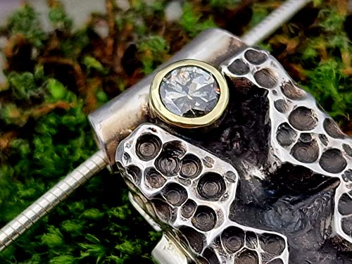 LeoLars-PABE Design Medaillon aus 925er Silber mit 4,2mm großem Champagner Diamanten in Feingold Fassung, mit Röhrchen und 45cm Omegareif, Unikat, Handarbeit