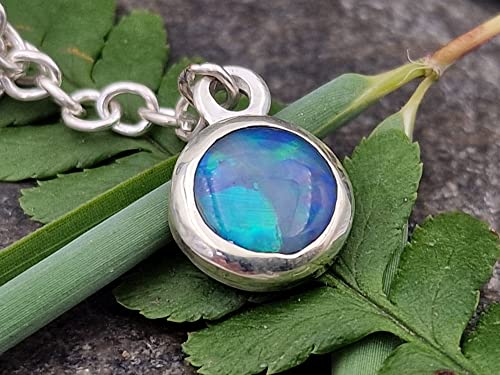 LeoLars-PABE Brasilianischer Opal Anhänger aus 925er Silber mit 50cm doppelter Silberkette, grünes Opalfeuer, Unikat, Handarbeit