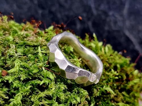 LeoLars-PABE 925er Silber Design Ring, Gr. 58-59 (18,5), geschwungene Ringschiene mit groben Facetten, leicht gerieft, massiv, Unikat, Handarbeit