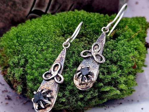 Saphir Kristall Ohrhänger mit keltischem Symbol aus 925er Silber, teilgeschwärzt, magisch, mystisch, Unikat, Handarbeit