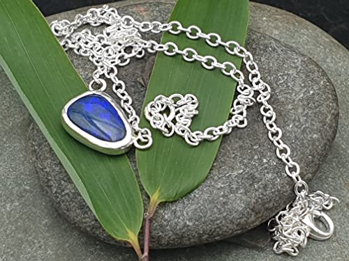LeoLars-PABE Schwarzer Opal Anhänger aus 925er Silber mit 45cm langer Silberkette, intensiv blau, Unikat, Handarbeit