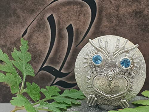 LeoLars-PABE Anhänger Eule Rudi aus 925er Silber mit zwei Blautopasen, Unikat, Handarbeit