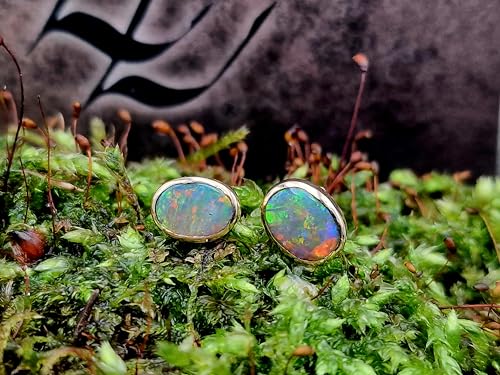 Lightning Ridge Chrystal Opal Ohrstecker aus 585er Gelb Gold, Opale in Multicolor, sehr passend, 7,5 x 5mm, Unikat, Handarbeit