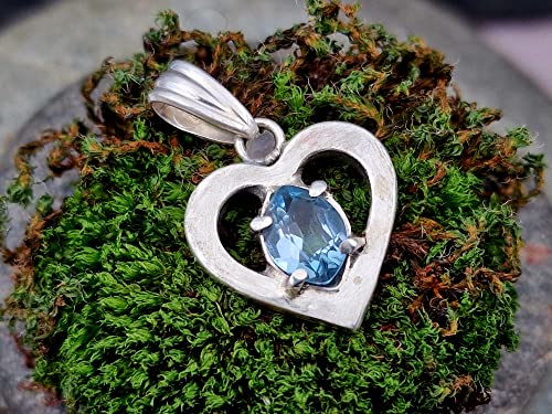 LeoLars-PABE Herz Design Anhänger mit Blautopas Navette aus 925er Silber, eismattiert, Unikat, Handarbeit