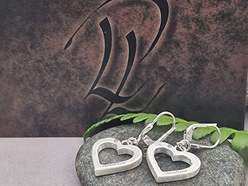 Pfotenfreund Herz Ohrhänger aus 925er Silber mit Brisuren, Pfötchen, Pfote, Seidenmatt, Handarbeit