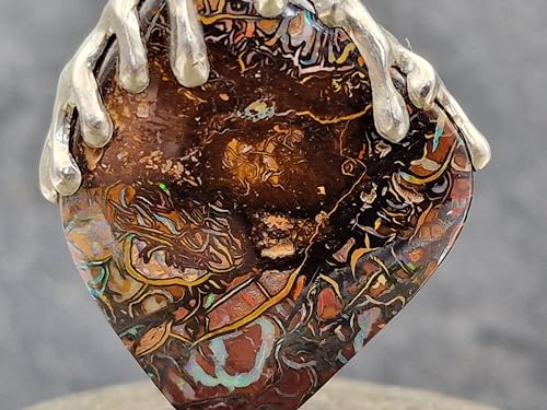 LeoLars-PABE Beidseitig tragbarer Boulder Opal Anhänger im Tropfen Design aus 925er Silber mit tollem Muster und partiellem Opalfeuer, Unikat Handarbeit