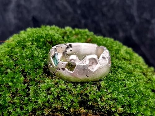 LeoLars-PABE Sandguss Design Ring, Gr. 55, aus 925er Silber, massiv, mit eingegossenen Granat, Peridot, Smaragd und Saphir, Unikat, Handarbeit