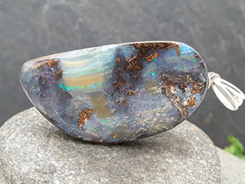 LeoLars-PABE Boulder Opal Anhänger mit 925er Silber Stiftöse, Mehrfarbig Opal 40x21.4x7.5mm, Unikat, Handarbeit