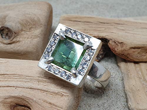 LeoLars-PABE Ring aus 925er Silber mit grünem Turmalin und 16 Zirkonias als Akzentsteine, Gr.56, Unikat