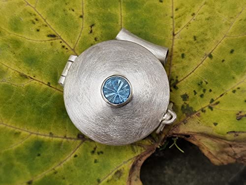 LeoLars-PABE Aquamarin Medaillon aus 925er Silber, Aquamarin im Spiegelschliff, mit Röhrchen, gebürstetes Design, Unikat, Handarbeit