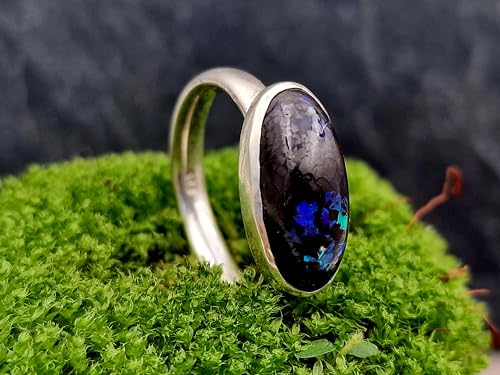 LeoLars-PABE Boulder Matrix Opal Ring, Gr. 63, Unisex, aus 925er Silber mit grün-blau-lila Opalfeuer, Unikat, Handarbeit
