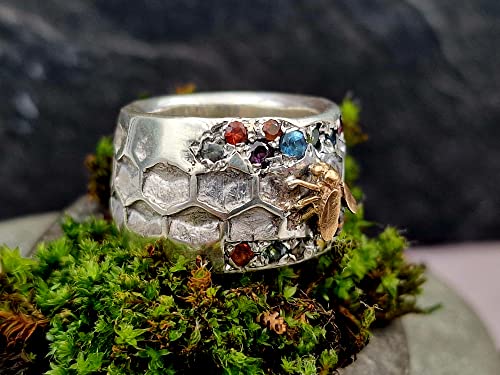 LeoLars-PABE Design Ring Biene auf Blumenwiese, Gr. 63, aus 925er Silber, Biene aus 585er Gold, Bienenwaben Struktur, verschiedene Edelsteine, Unikat, Handarbeit