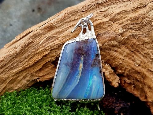 LeoLars-PABE Boulder Opal Picture Stone Design Anhänger aus 925er Silber, Flusslauf von oben mit grün-blauem Opalfeuer, Opal 28x23,9mm, Unikat, Handarbeit