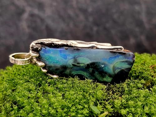 LeoLars-PABE Tropfen Design Anhänger mit Boulder Opal aus 925er Silber, herrliches Muster und Opalfeuer in grün-blau, flüssiges Silber, Opal 36,9x13,7mm, Unikat, Handarbeit