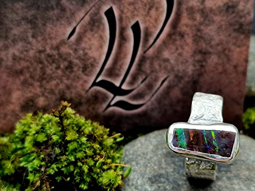 LeoLars-PABE Design Ring im Structure Design Stein mit Boulder Opal mit bunten Opalfeuer Streifen, Gr.61, Opal 16.3x7.1mm, Unikat, Handarbeit