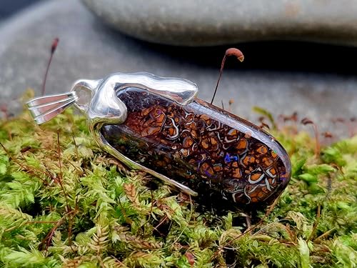 LeoLars-PABE Design Tropfen Boulder Opal Anhänger aus 925er Silber mit ollem Muser und partiellem Opalfeuer, dicke Silbertropfen, Opal 30 x 12,2mm, Unikat, Handarbeit