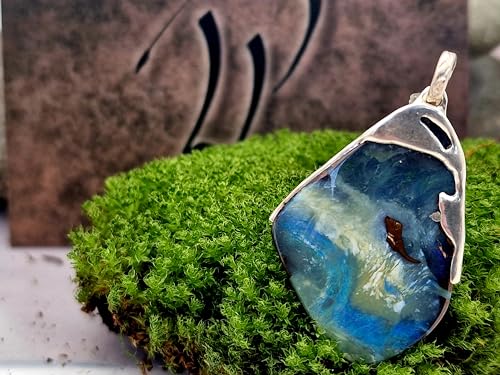 LeoLars-PABE Design Anhänger Picture Stone Boulder Opal aus 925er Silber, Meereslandschaft von oben, mit grün-blauen Opalfeuer, Opal 32x23,7mm, Unikat, Handarbeit