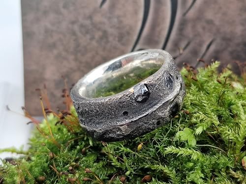 LeoLars-PABE Grober teilgeschwärzter Sandguss Design Ring, Gr.62 (19,7), aus 925er Silber mit eingegossenen grauen Saphir Kristallen, Unikat, Handarbeit
