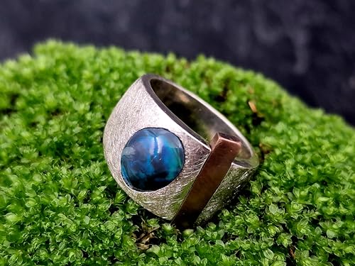 LeoLars-PABE Schwarzer Opal Design Ring, Gr. 56, aus 925er Silber mit Kupferstab, eismattiert, grün-blaues Opalfeuer, Unikat, Handarbeit