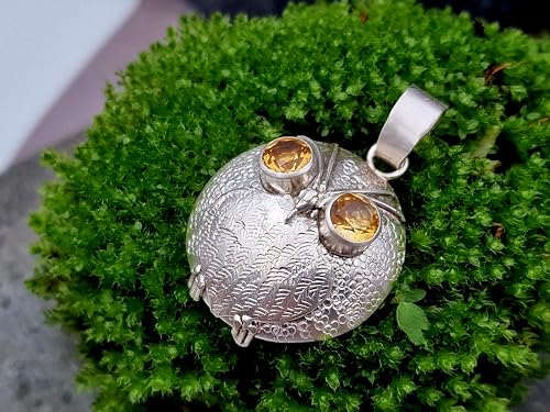 LeoLars-PABE Anhänger Erdbeereule Heiderose aus 925er Silber mit Citrinen als Augen, Anhänger 28mm, Unikat, Handarbeit