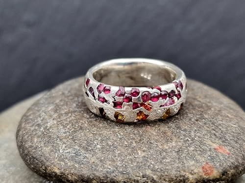 LeoLars-PABE Sandguss Design Ring, Gr. 53 (16,8), mit eingegossenen orangen und gelben Saphiren und Rubinen aus 925er Silber, Nr.63, Unikat, Handarbeit