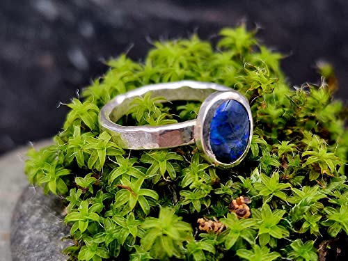 LeoLars-PABE Schwarzer Opal Ring aus 925er Silber, Gr.49, lila-blaues Opalfeuer, gehämmert, Opal 7.5x5.5mm, Unikat, Handarbeit