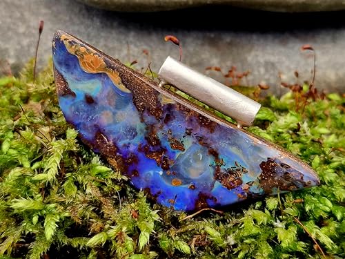 LeoLars-PABE Boulder Opal Design Anhänger mit 925er Silberrohr, Opal 20 x 56 x 8mm, Picture Stone, blau-grün-lila Opalfeuer, tolles Muster, Unikat, Handgeschliffen