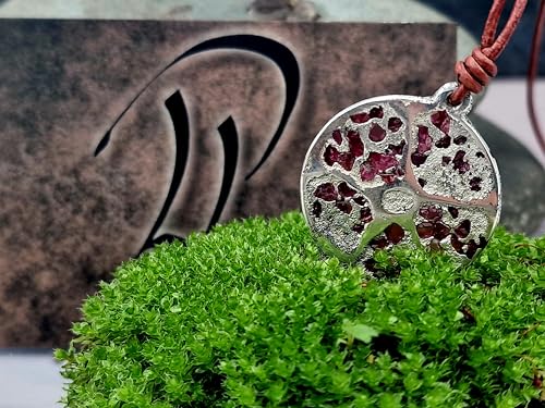 LeoLars-PABE Granatapfel Anhänger mit eingegossenen Spinell Kristallen aus 925er Silber, Sandguss Design Anhänger mit Lederband, Unikat, Handarbeit
