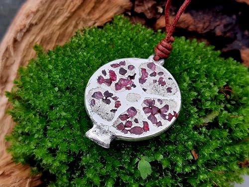 LeoLars-PABE Granatapfel Anhänger mit eingegossenen Spinell Kristallen aus 925er Silber, Sandguss Design Anhänger mit Lederband, Unikat, Handarbeit