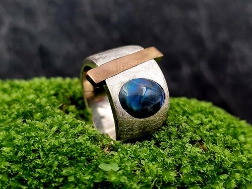 LeoLars-PABE Schwarzer Opal Design Ring, Gr. 56, aus 925er Silber mit Kupferstab, eismattiert, grün-blaues Opalfeuer, Unikat, Handarbeit