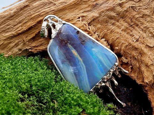LeoLars-PABE Boulder Opal Picture Stone Design Anhänger aus 925er Silber, Flusslauf von oben mit grün-blauem Opalfeuer, Opal 28x23,9mm, Unikat, Handarbeit