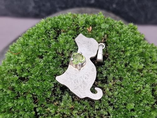 LeoLars-PABE Hundewelpen Anhänger aus 925er Silber mit Peridot Herz, seidenmatt, Hund, Handarbeit