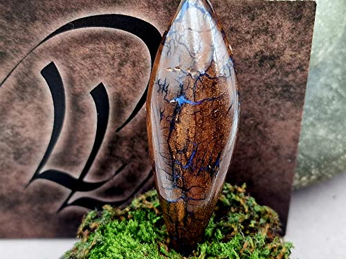 LeoLars-PABE Boulder Opal Anhänger gebohrt mit 60cm Lederband, wie versteinertes Holz, partielles Opalfeuer, 49.4x17x11.8mm, Unikat, Handarbeit