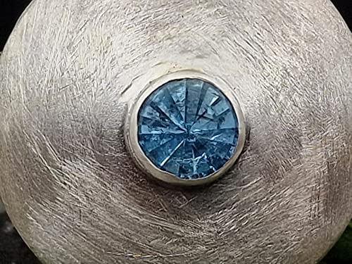 LeoLars-PABE Aquamarin Medaillon aus 925er Silber, Aquamarin im Spiegelschliff, mit Röhrchen, gebürstetes Design, Unikat, Handarbeit