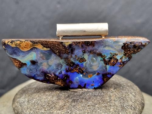 LeoLars-PABE Boulder Opal Design Anhänger mit 925er Silberrohr, Opal 20 x 56 x 8mm, Picture Stone, blau-grün-lila Opalfeuer, tolles Muster, Unikat, Handgeschliffen