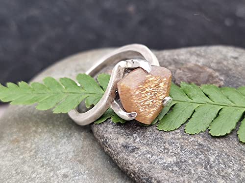 LeoLars-PABE Sonnenstein Design Ring, Gr.60 (19,25), verdreht, Krappenfassung, mattiert, Unikat, Handarbeit