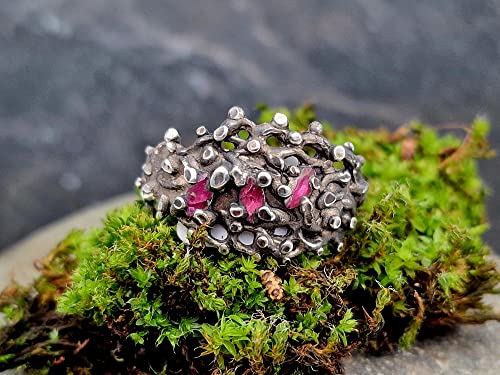 LeoLars-PABE Rubin Design Ring, Gr. 60, aus 925er Silber mit eingegossenen Rubin Navetten, geschwärzt, organisch, wild, Unikat, Handarbeit