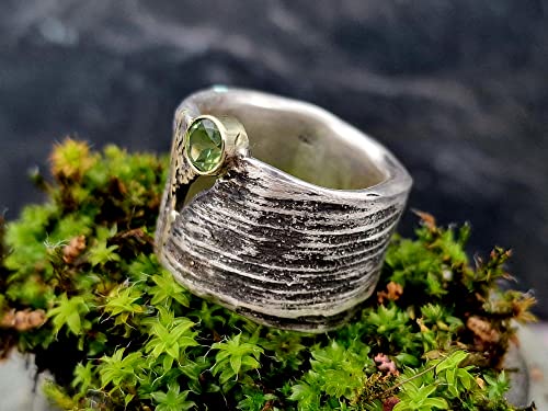 LeoLars-PABE Peridot Design Ring, Gr.56, aus 925er Silber 585er Goldfassung und Gold Akzenten, echte Pampasgrasstruktur, teilgeschwärzt, Unikat, Handarbeit