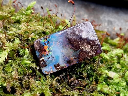 LeoLars-PABE Boulder Opal Anhänger gebohrt mit 60cm Lederband, Multicolor Opalfeuer auch aus der Tiefe, Picture Stone, Opal 25 x 14,5 x 8,5mm, Unikat, Handgeschliffen