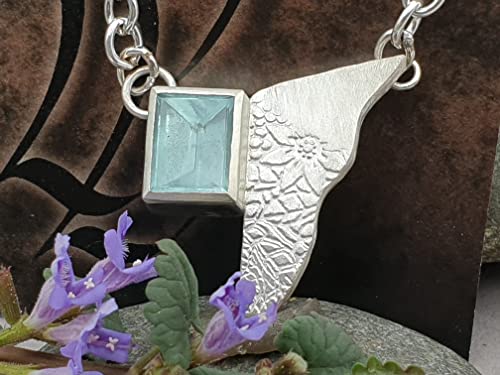 LeoLars-PABE Aquamarin Design Anhänger mit massiver Kette aus 925er Silber in Wunschlänge, Flügel, teilstrukturiert, Unikat, Handarbeit